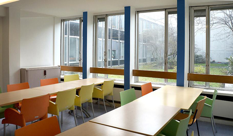 Espace repas de l'Ecole à disposition