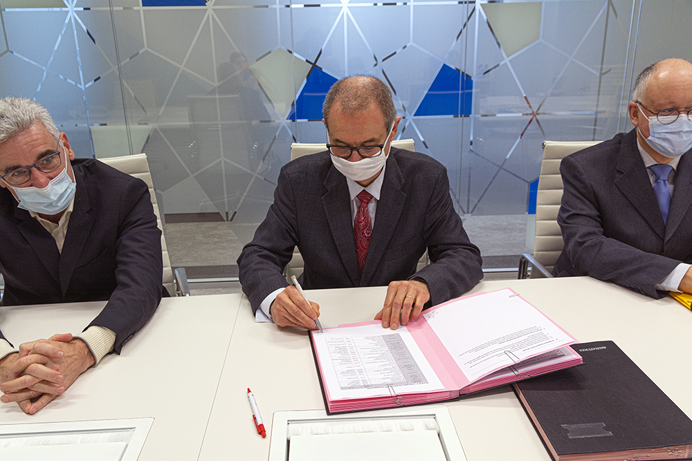 Signature de la convention de partenariat Cramif Carrefour