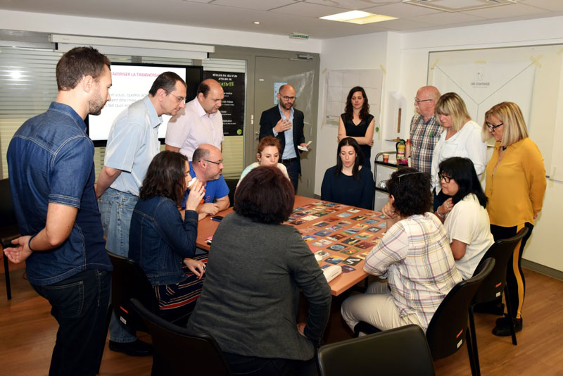 Le WORKLAB (cabinet de conseil spécialisé dans le travail collaboratif et les méthodes agiles) animant un des ateliers participatifs avec les collaborateurs de la Cramif